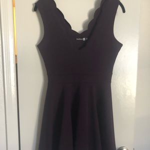 Plum A-line scalloped dress